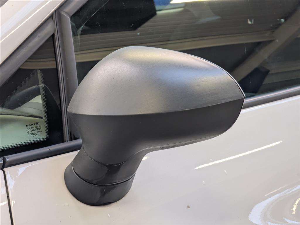 <p>2016 SEAT IBIZA S</p>