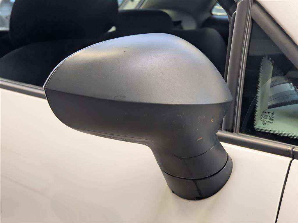 <p>2016 SEAT IBIZA S</p>