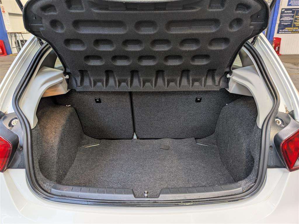 <p>2014 SEAT IBIZA TOCA</p>