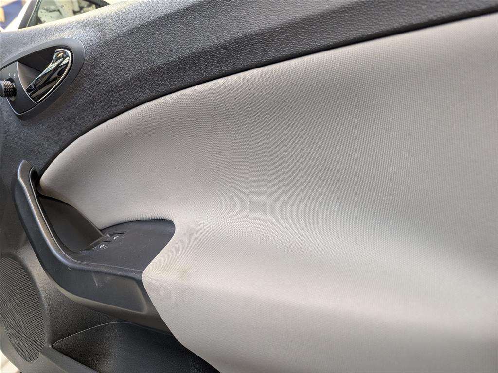 <p>2014 SEAT IBIZA TOCA</p>