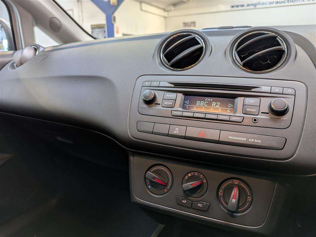 <p>2014 SEAT IBIZA TOCA</p>