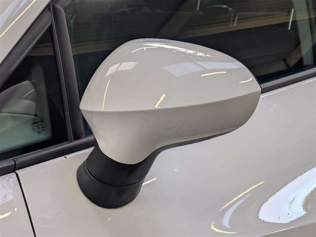 <p>2014 SEAT IBIZA TOCA</p>