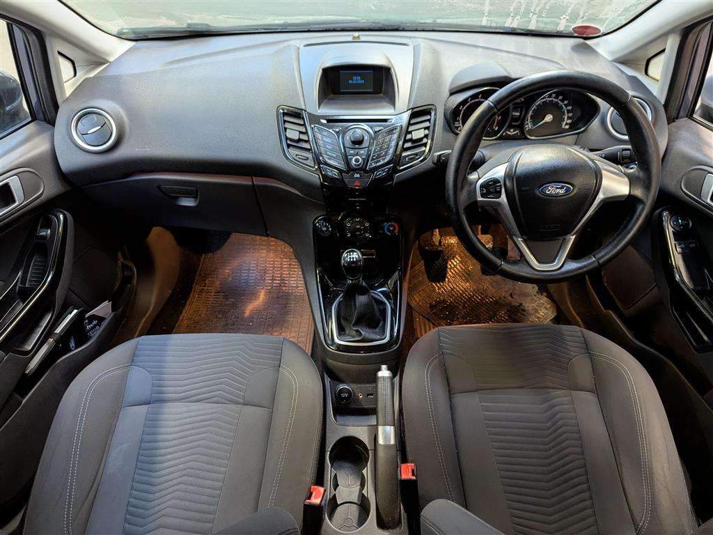 <p>2013 FORD FIESTA ZETEC</p>