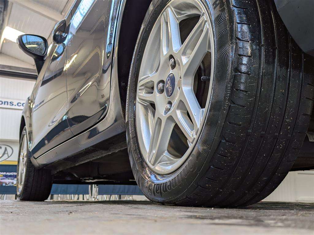 <p>2013 FORD FIESTA ZETEC</p>