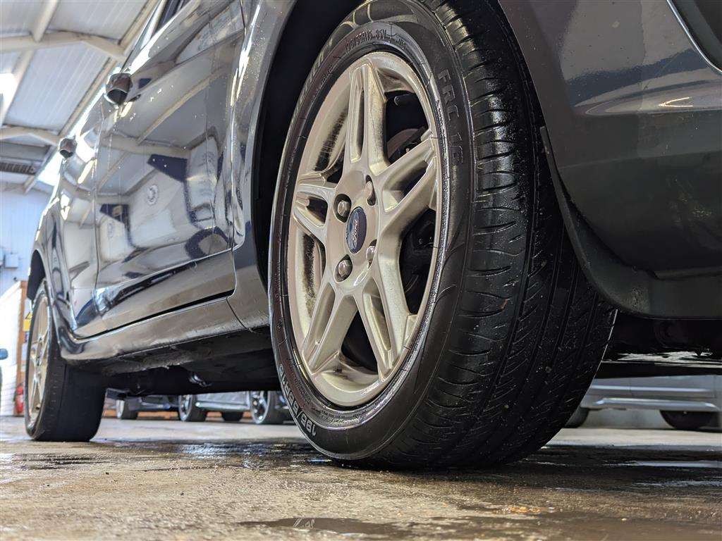 <p>2013 FORD FIESTA ZETEC</p>