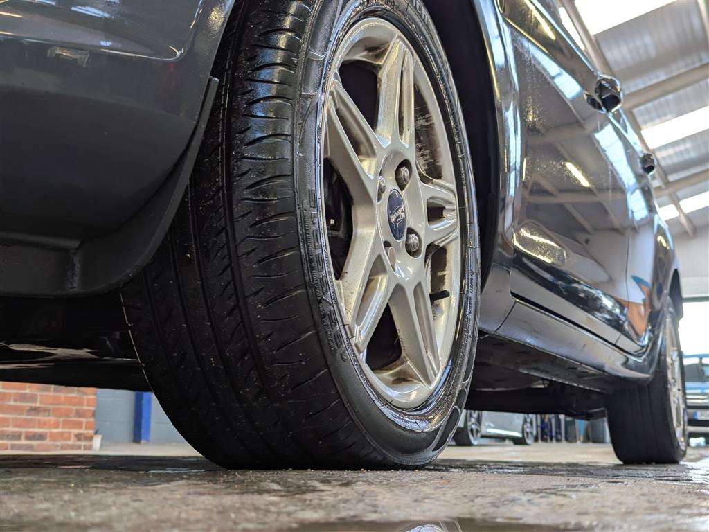 <p>2013 FORD FIESTA ZETEC</p>