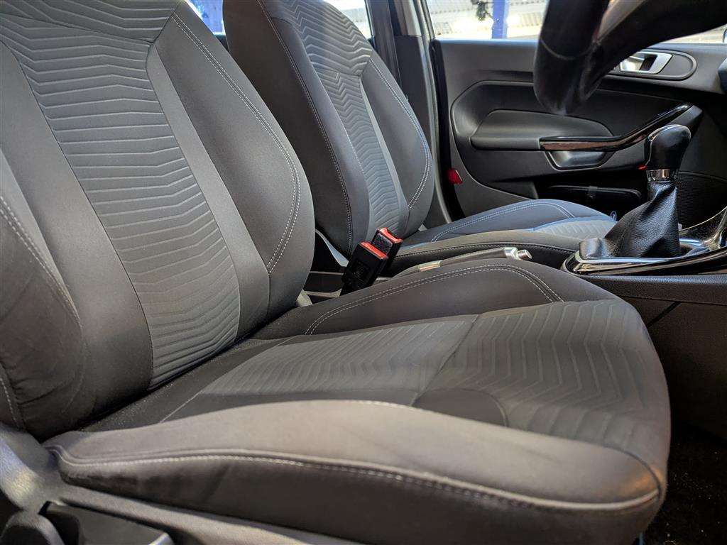 <p>2013 FORD FIESTA ZETEC</p>