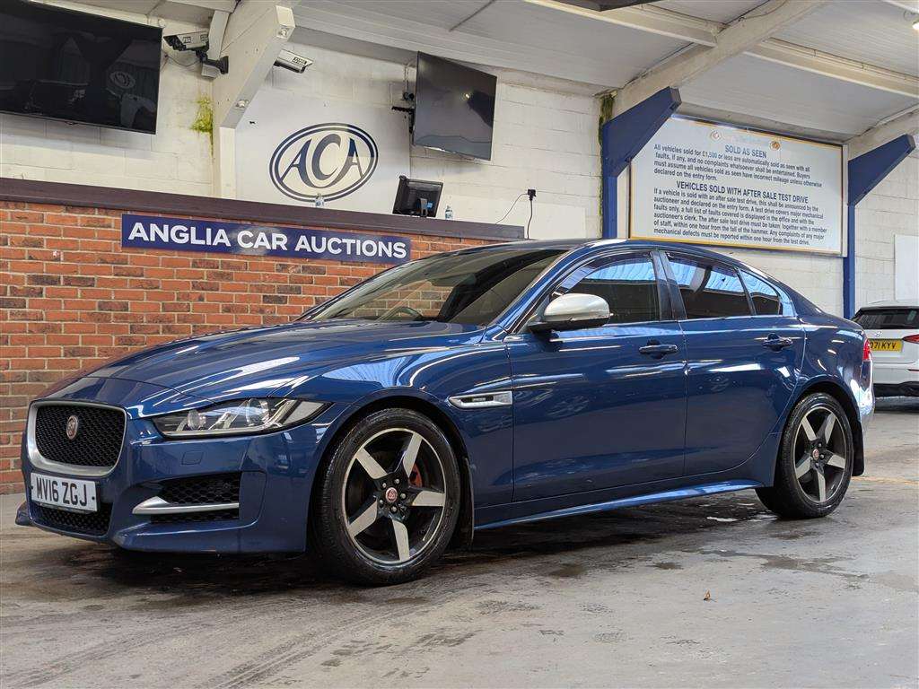 <p>2016 JAGUAR XE R-SPORT D AUTO</p>