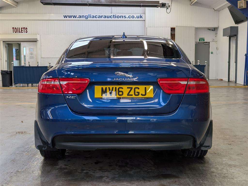 <p>2016 JAGUAR XE R-SPORT D AUTO</p>