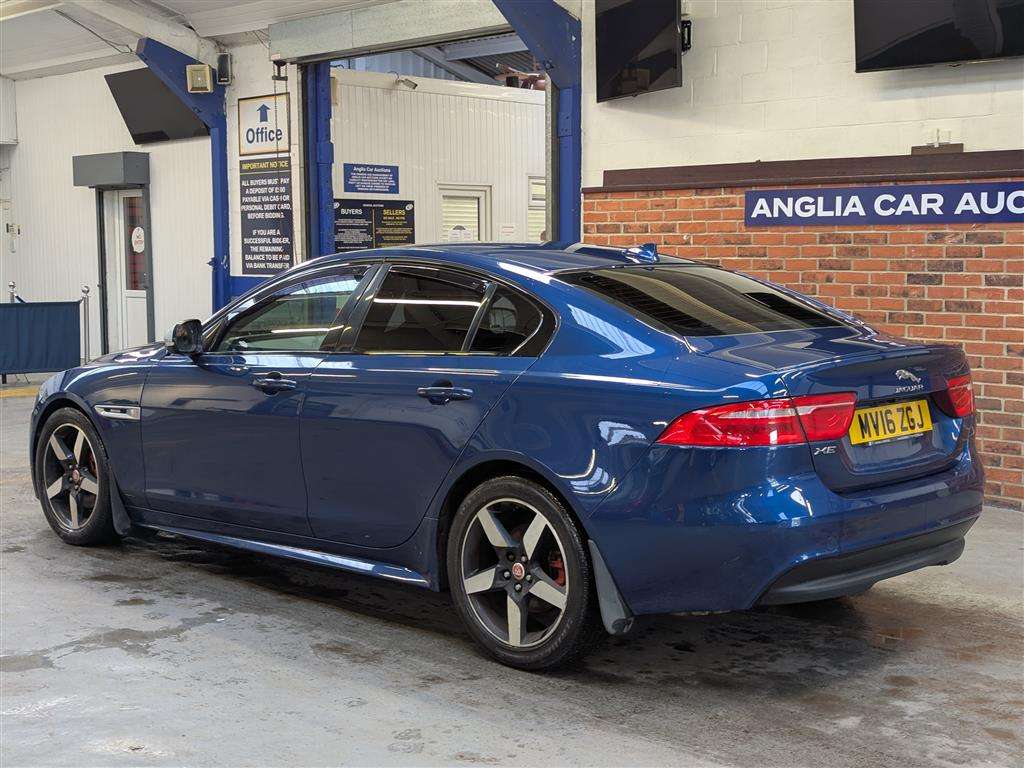 <p>2016 JAGUAR XE R-SPORT D AUTO</p>