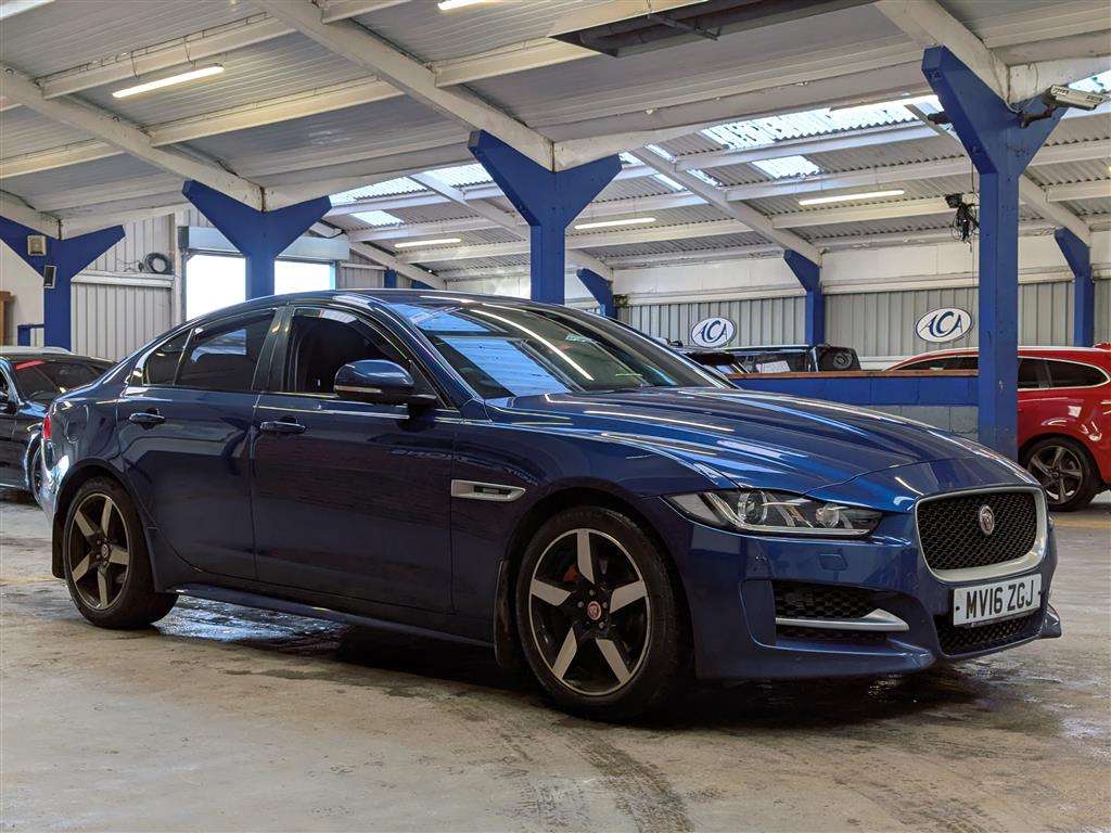 <p>2016 JAGUAR XE R-SPORT D AUTO</p>