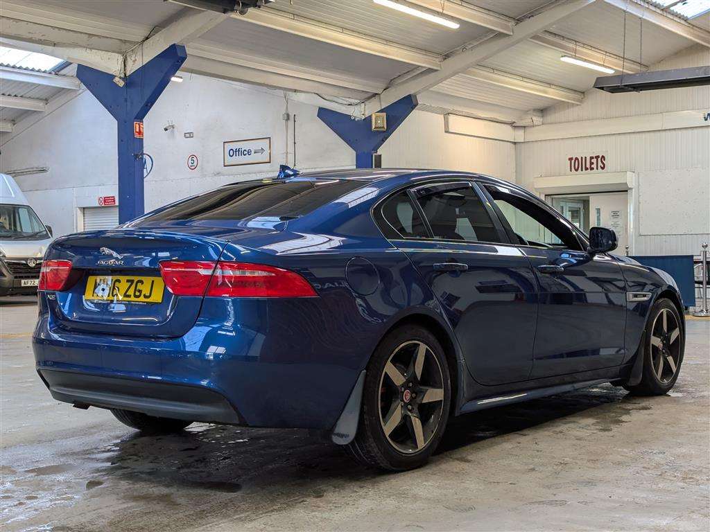 <p>2016 JAGUAR XE R-SPORT D AUTO</p>