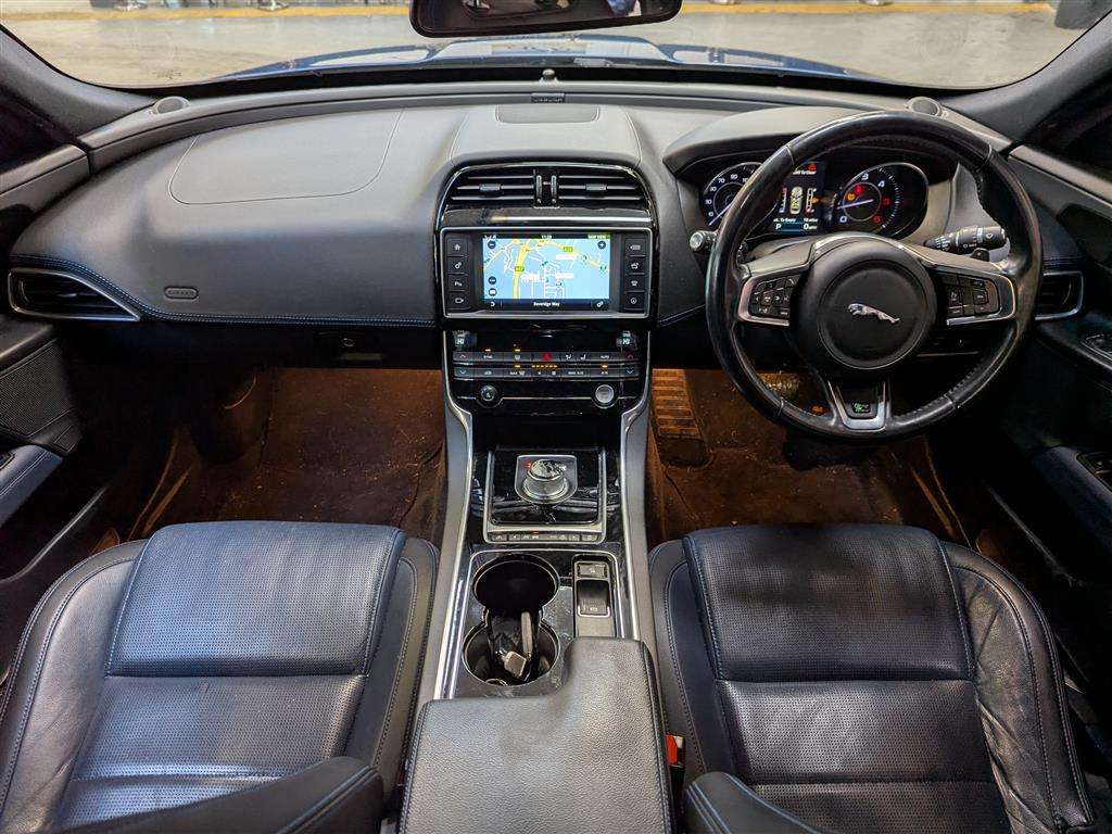 <p>2016 JAGUAR XE R-SPORT D AUTO</p>