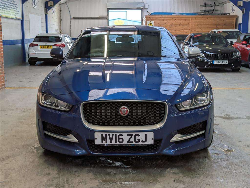 <p>2016 JAGUAR XE R-SPORT D AUTO</p>