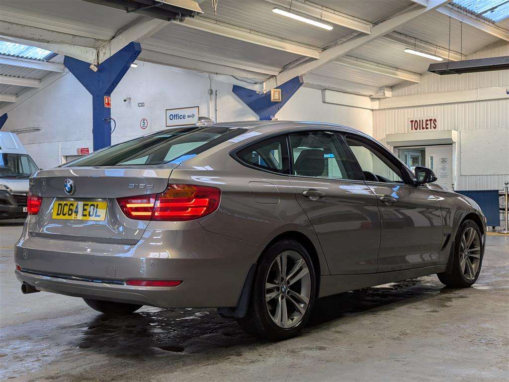 <p>2015 BMW 318D SPORT GT AUTO</p>