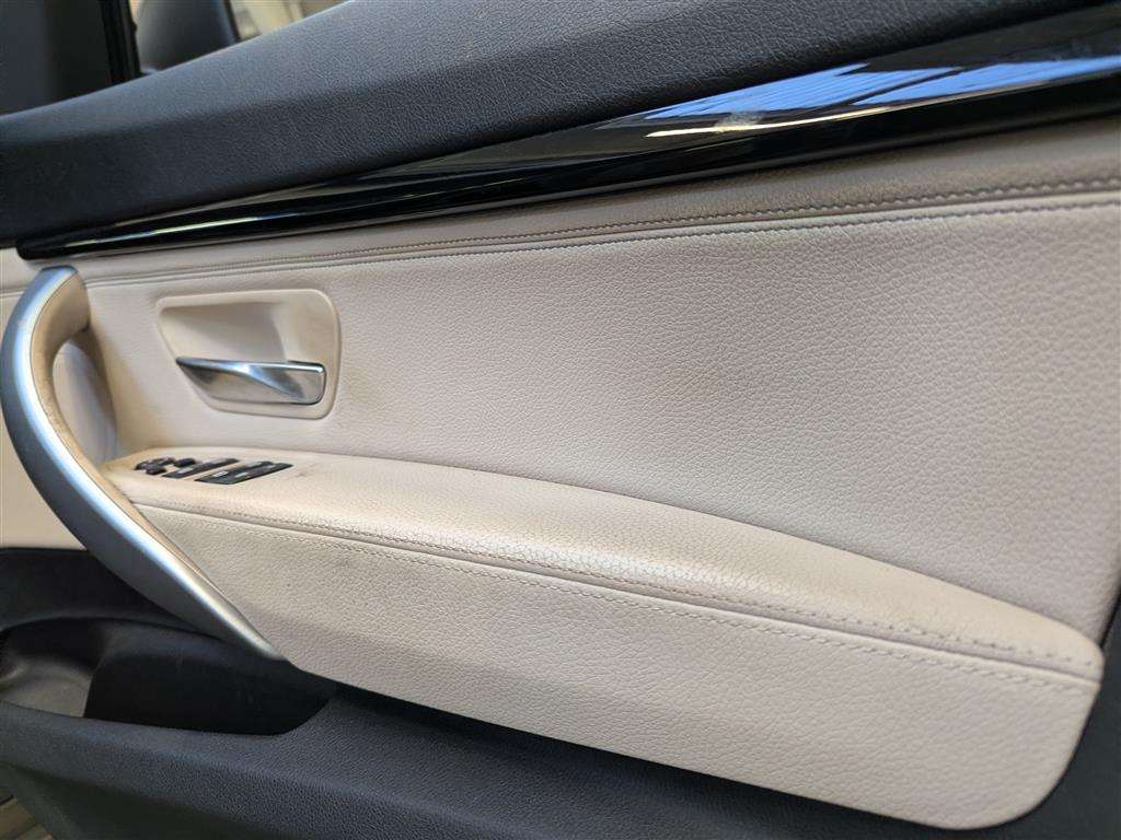 <p>2015 BMW 318D SPORT GT AUTO</p>