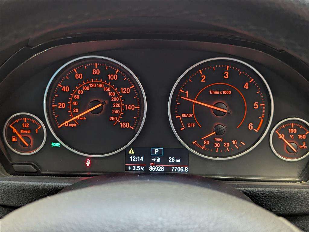 <p>2015 BMW 318D SPORT GT AUTO</p>