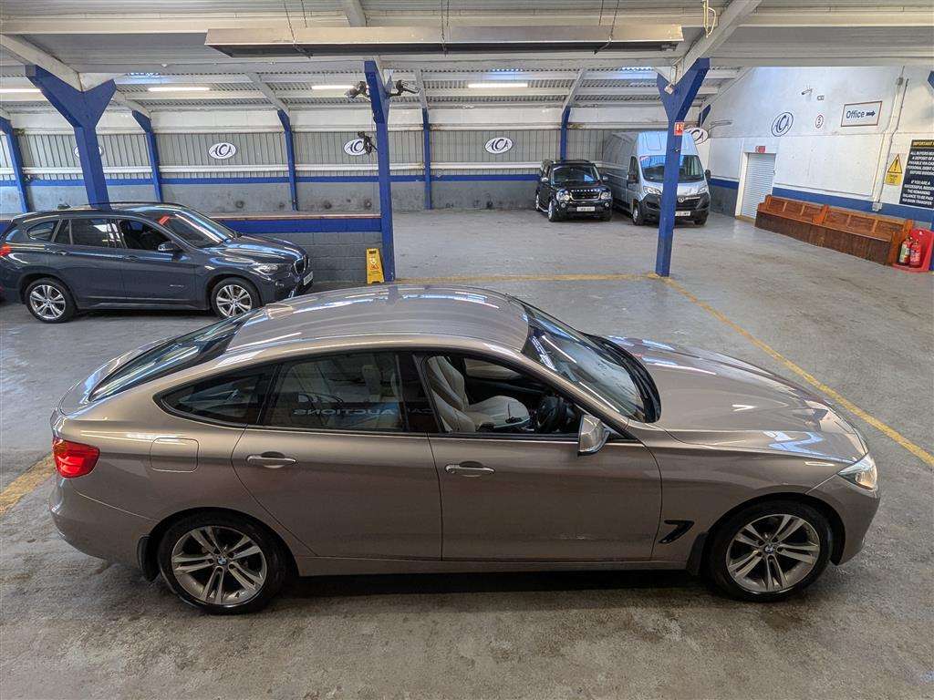 <p>2015 BMW 318D SPORT GT AUTO</p>