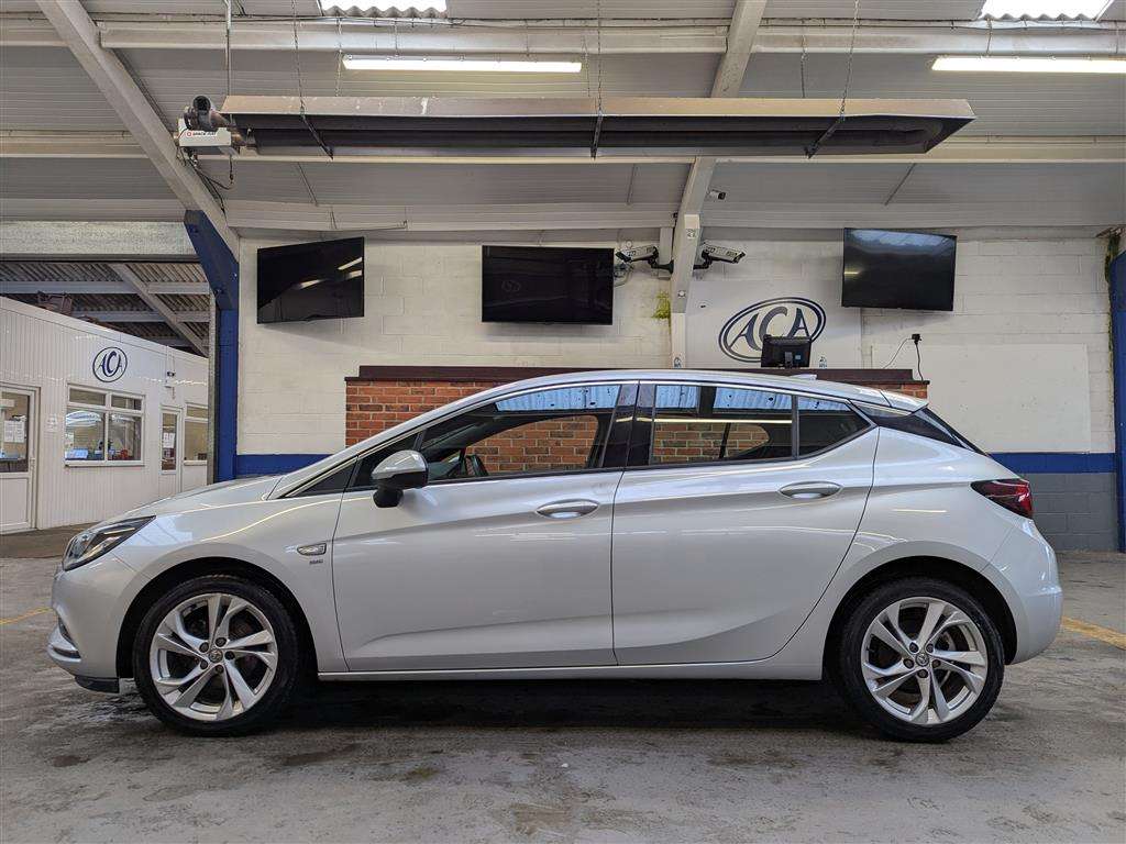 <p>2017 VAUXHALL ASTRA SRI NAV TURBO</p>