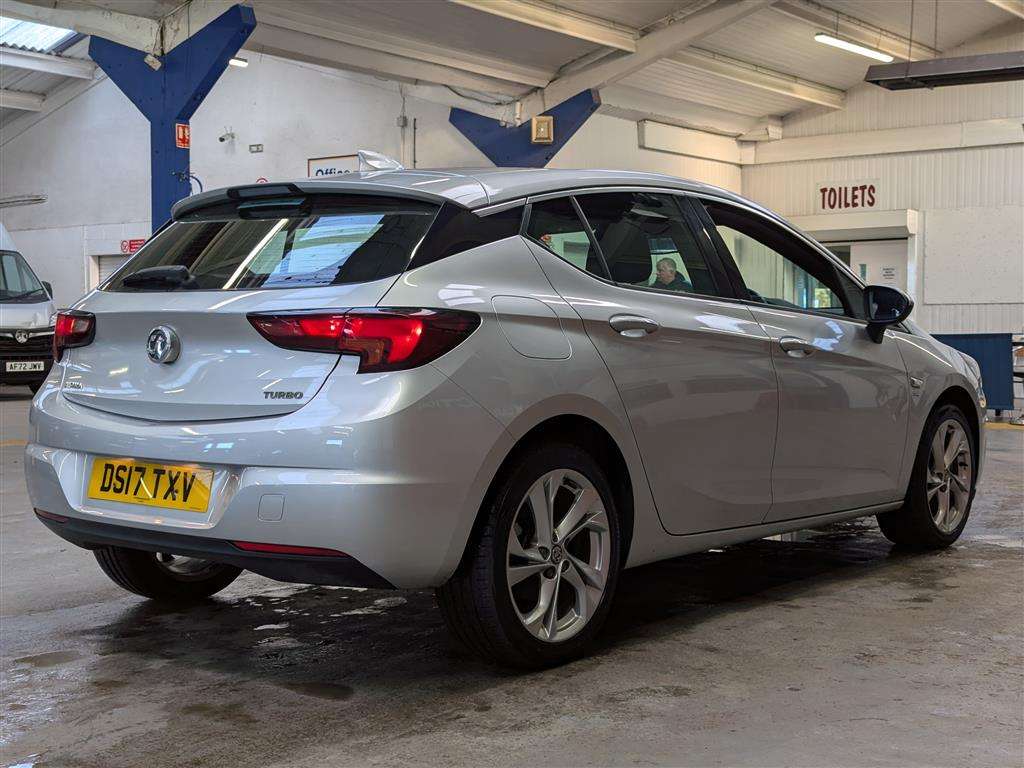 <p>2017 VAUXHALL ASTRA SRI NAV TURBO</p>