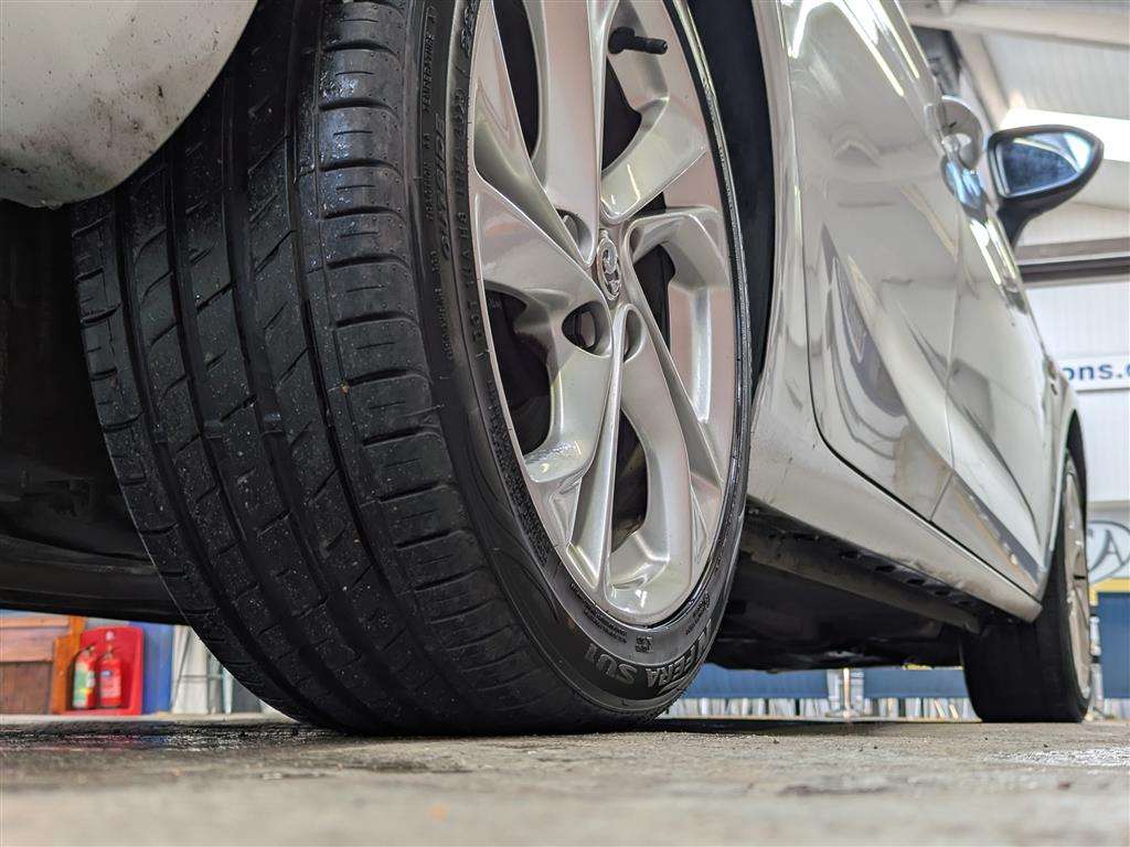 <p>2017 VAUXHALL ASTRA SRI NAV TURBO</p>