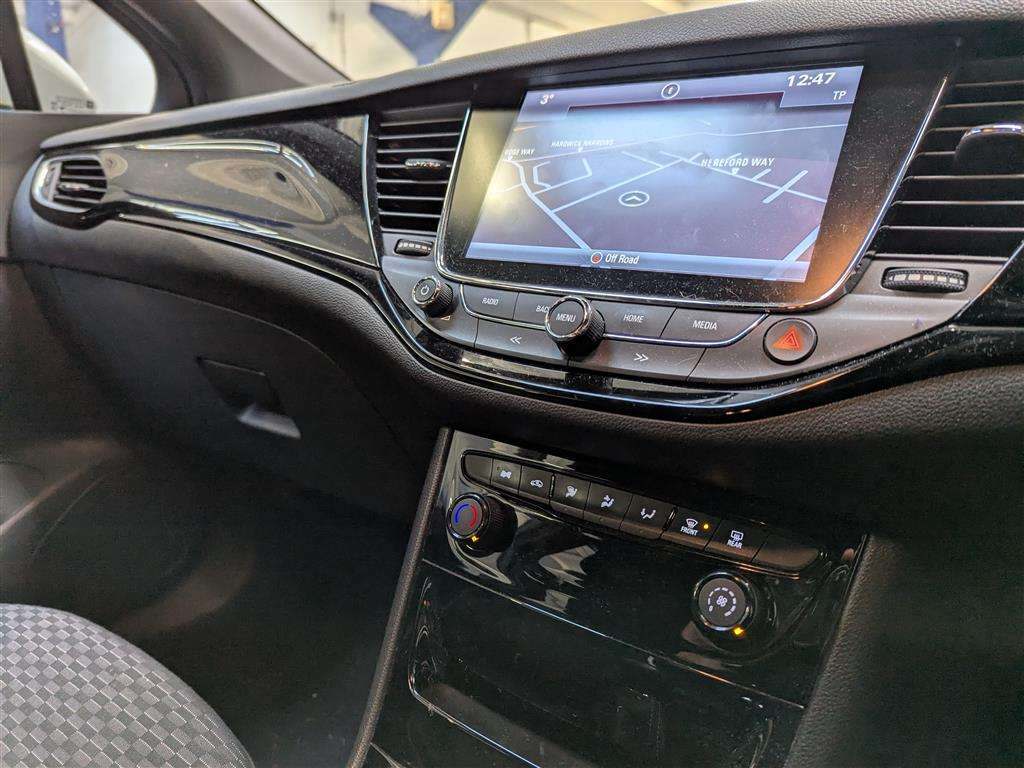<p>2017 VAUXHALL ASTRA SRI NAV TURBO</p>