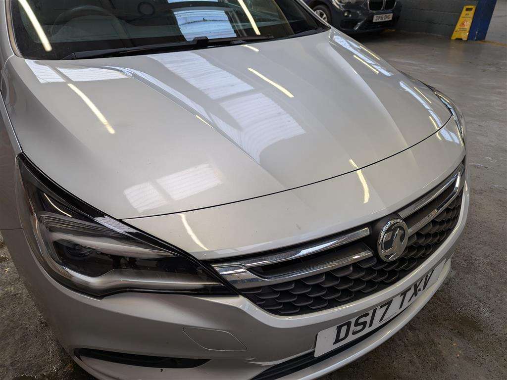 <p>2017 VAUXHALL ASTRA SRI NAV TURBO</p>