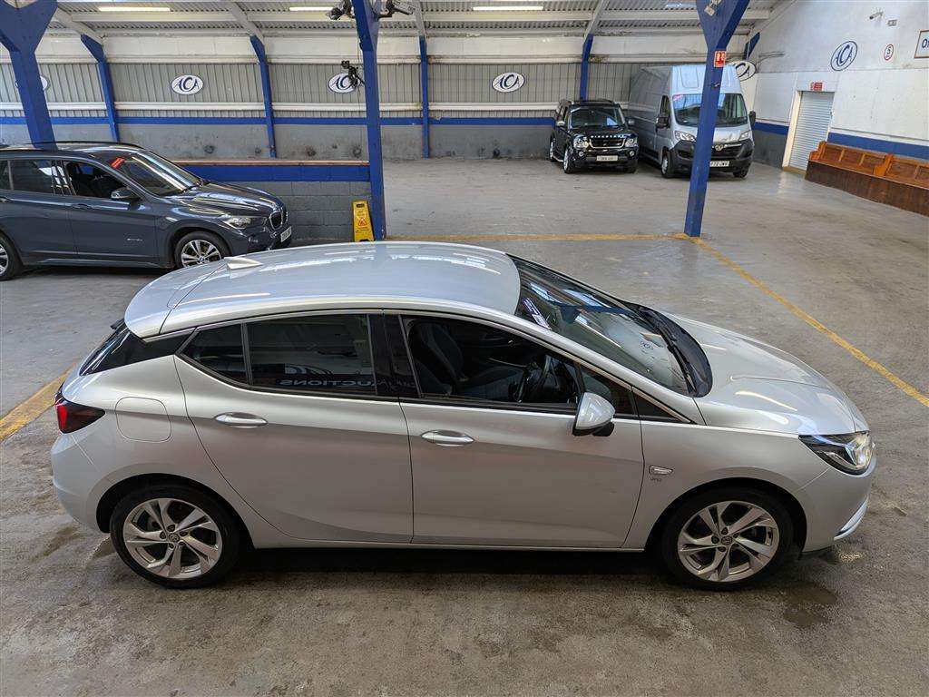 <p>2017 VAUXHALL ASTRA SRI NAV TURBO</p>