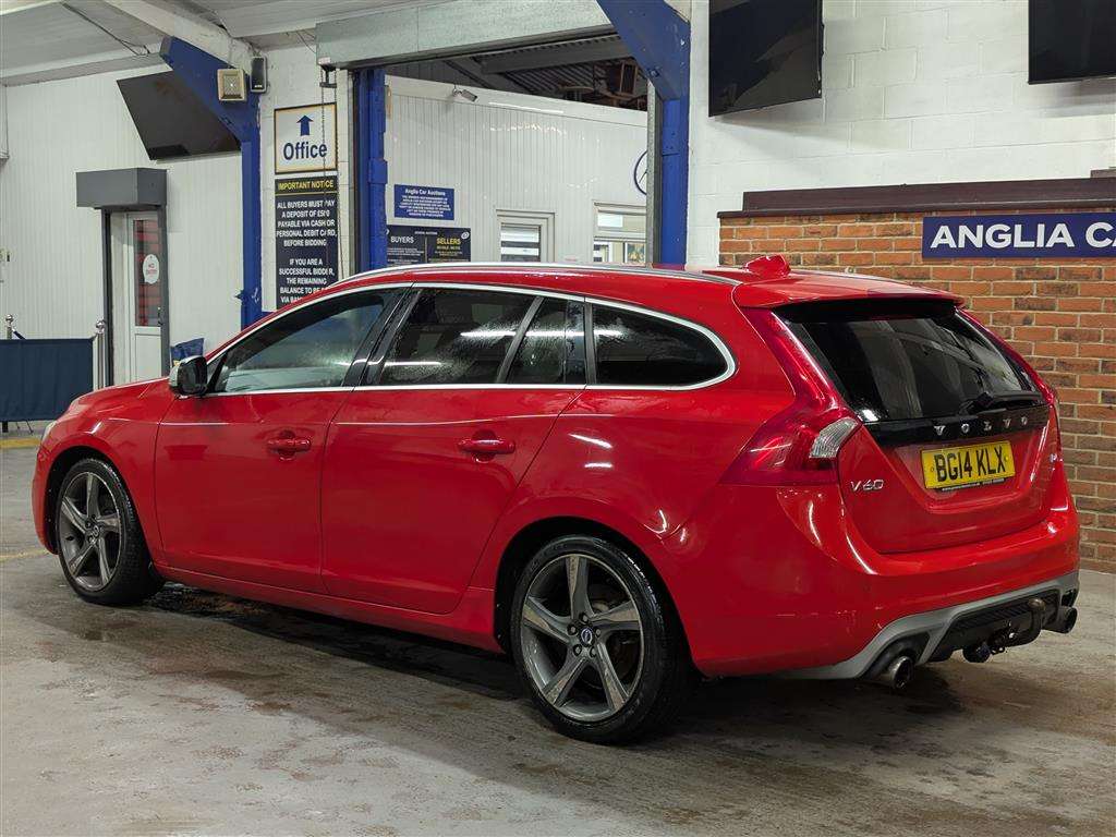 <p>2014 VOLVO V60 R-DESIGN LUX NAV D4</p>