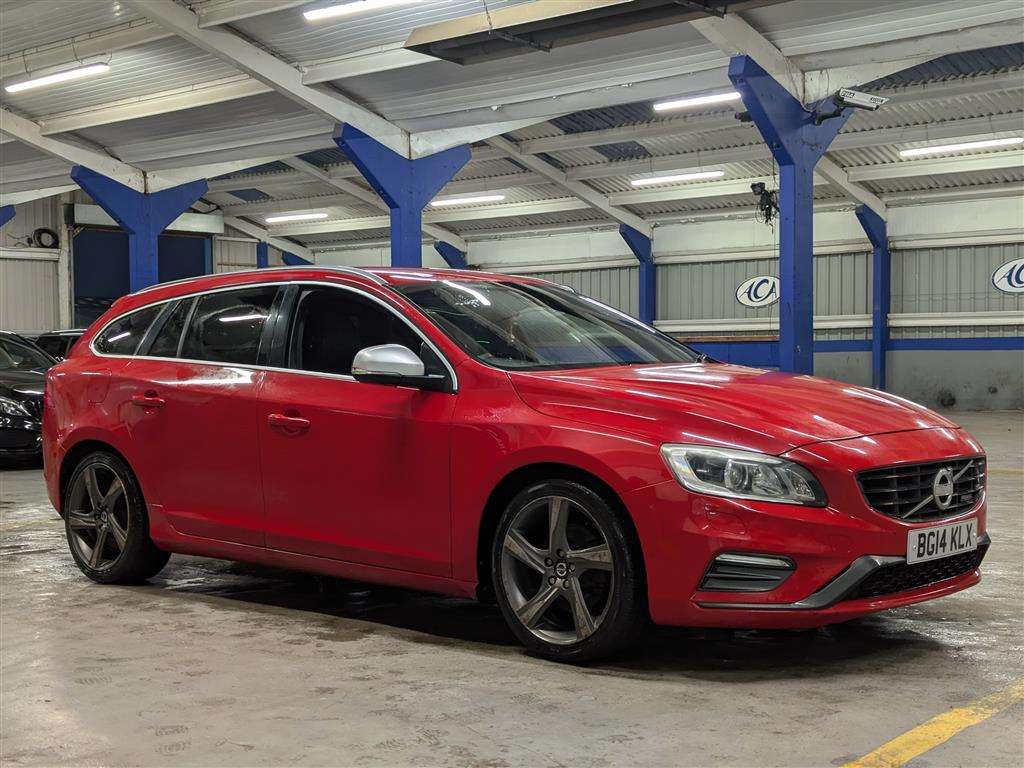 <p>2014 VOLVO V60 R-DESIGN LUX NAV D4</p>