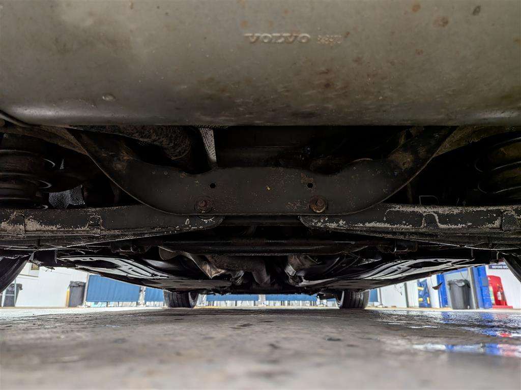 <p>2014 VOLVO V60 R-DESIGN LUX NAV D4</p>