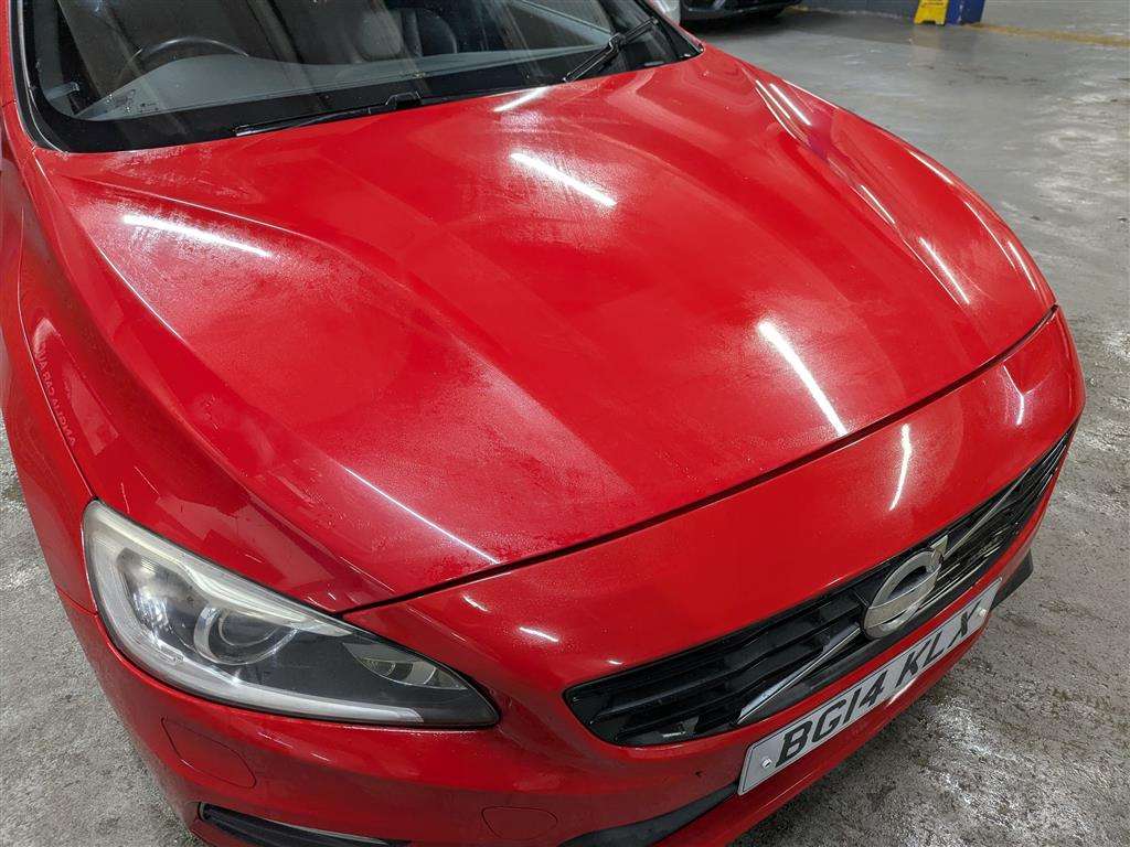 <p>2014 VOLVO V60 R-DESIGN LUX NAV D4</p>