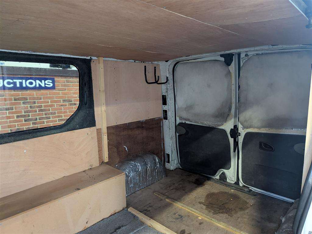 <p>2002 VAUXHALL VIVARO 2700 DTI SWB</p>