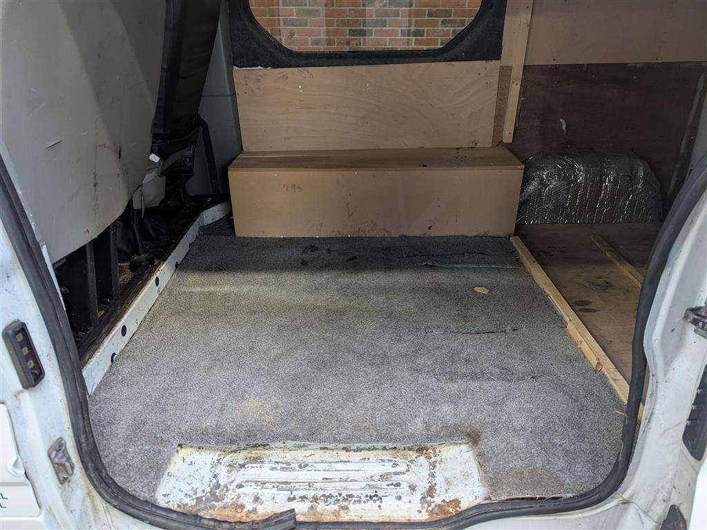 <p>2002 VAUXHALL VIVARO 2700 DTI SWB</p>