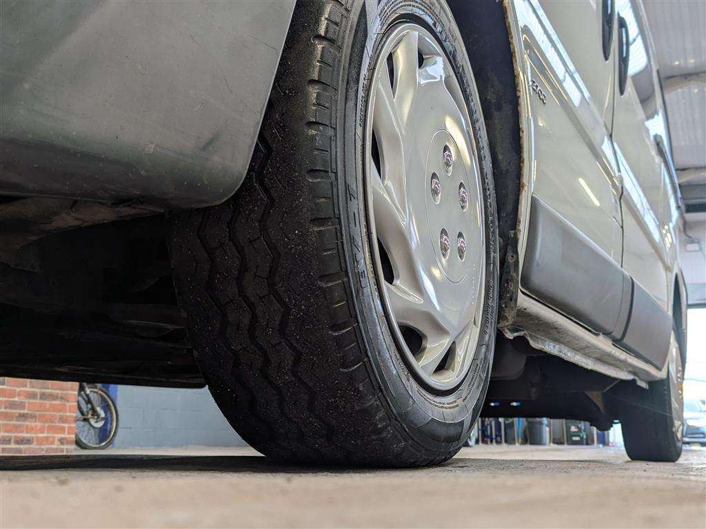 <p>2002 VAUXHALL VIVARO 2700 DTI SWB</p>