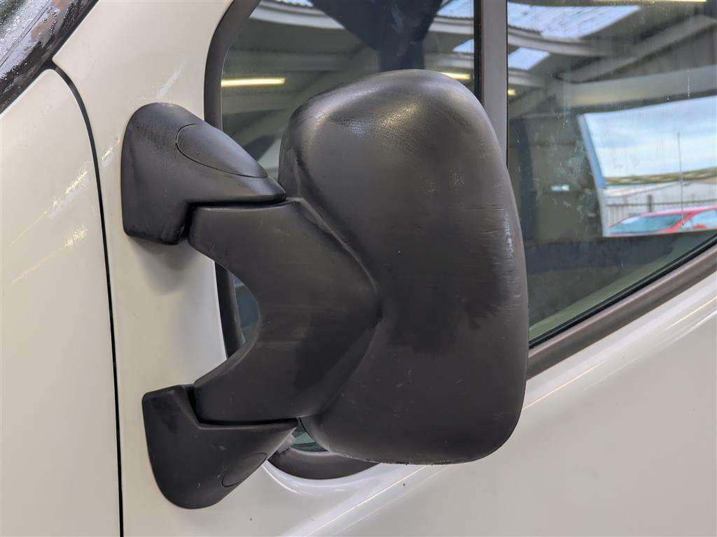 <p>2002 VAUXHALL VIVARO 2700 DTI SWB</p>