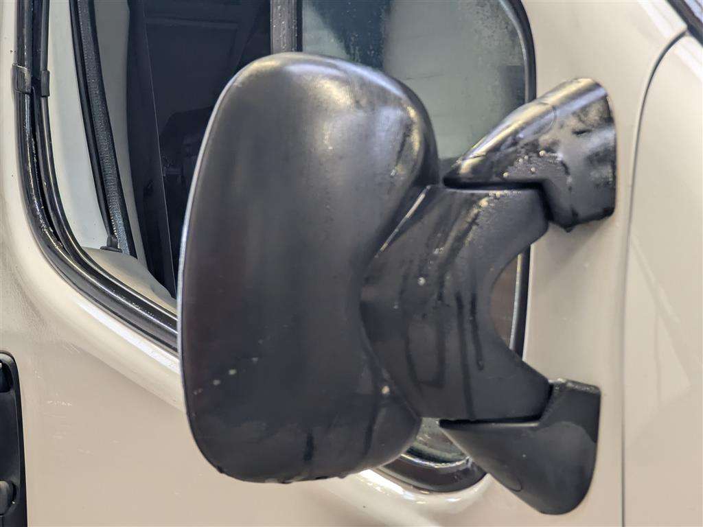 <p>2002 VAUXHALL VIVARO 2700 DTI SWB</p>