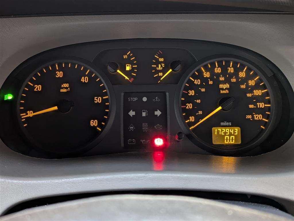 <p>2002 VAUXHALL VIVARO 2700 DTI SWB</p>