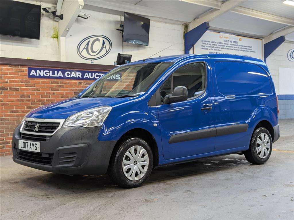 <p>2017 PEUGEOT PARTNER S L1 BLUE HDI</p>