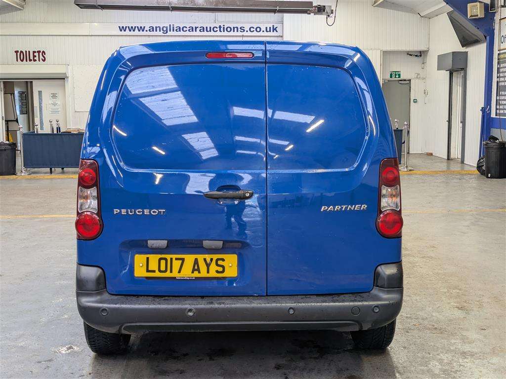 <p>2017 PEUGEOT PARTNER S L1 BLUE HDI</p>