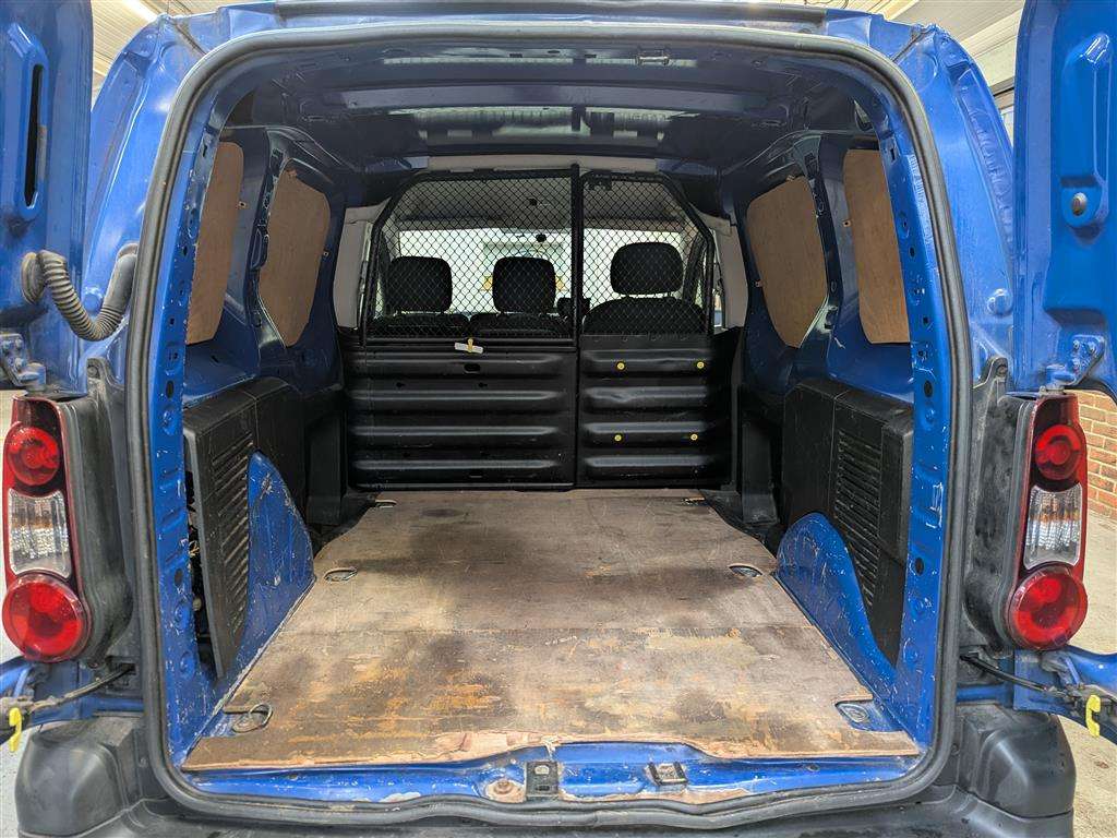 <p>2017 PEUGEOT PARTNER S L1 BLUE HDI</p>