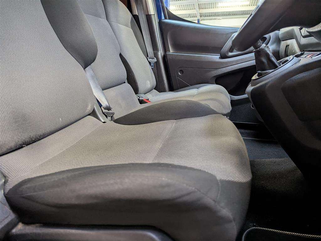 <p>2017 PEUGEOT PARTNER S L1 BLUE HDI</p>