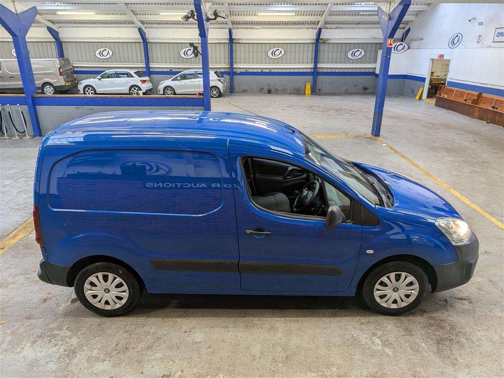 <p>2017 PEUGEOT PARTNER S L1 BLUE HDI</p>