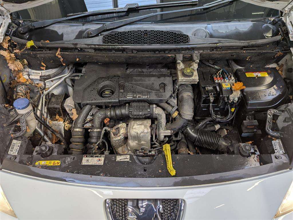 <p>2011 PEUGEOT PARTNER TEPEE S E-HDI S-A</p>