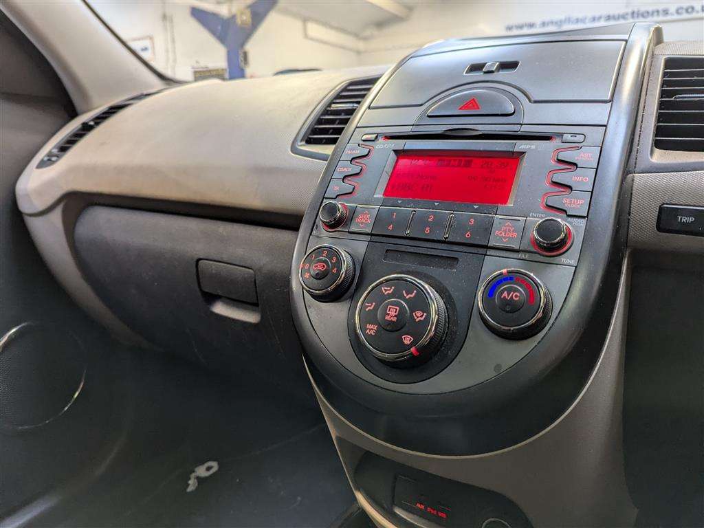 <p>2011 KIA SOUL SHAKER CRDI</p>