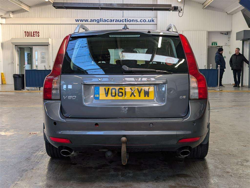 <p>2011 VOLVO V50 SE LUX EDITION D3</p>