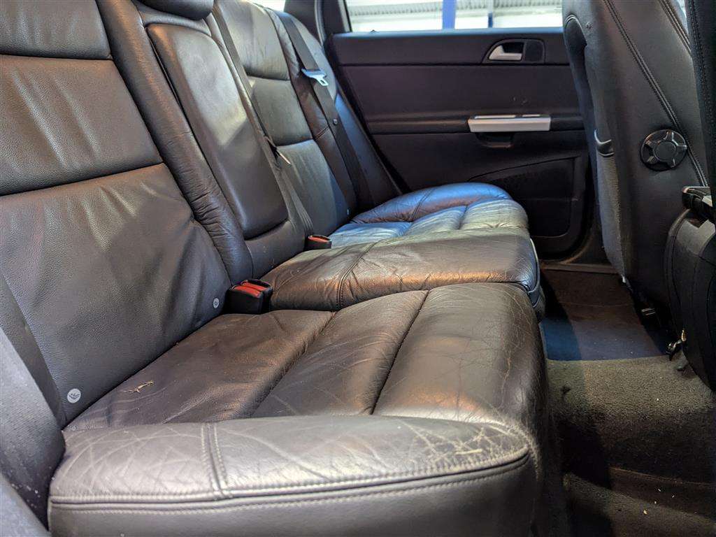 <p>2011 VOLVO V50 SE LUX EDITION D3</p>