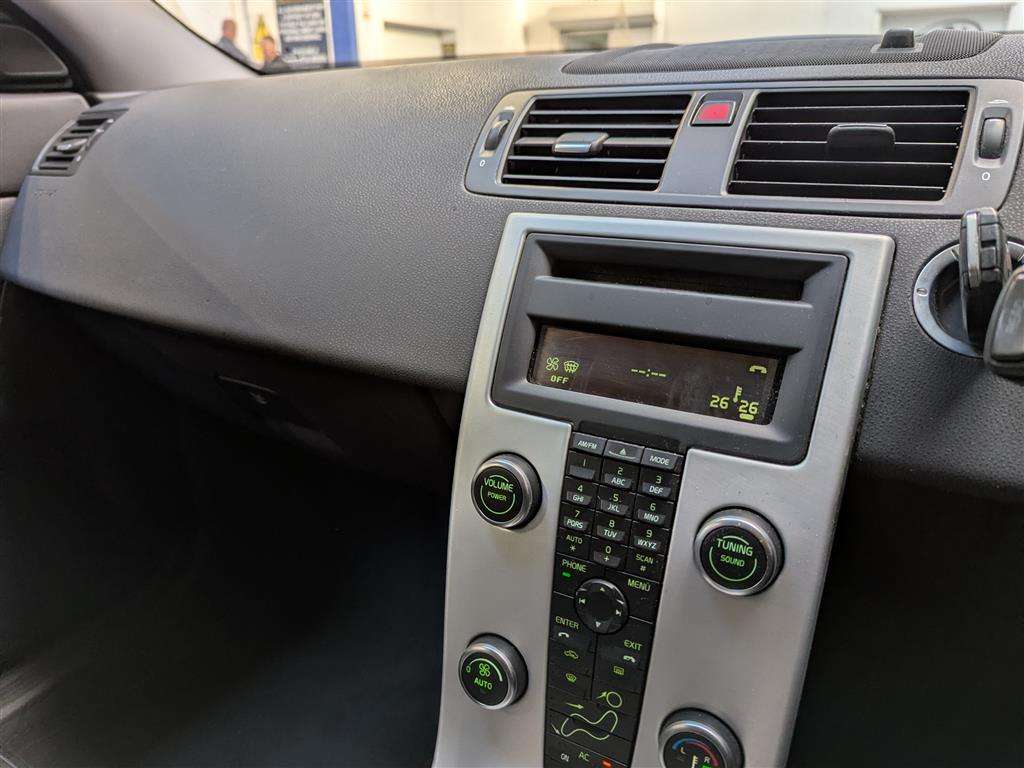 <p>2011 VOLVO V50 SE LUX EDITION D3</p>