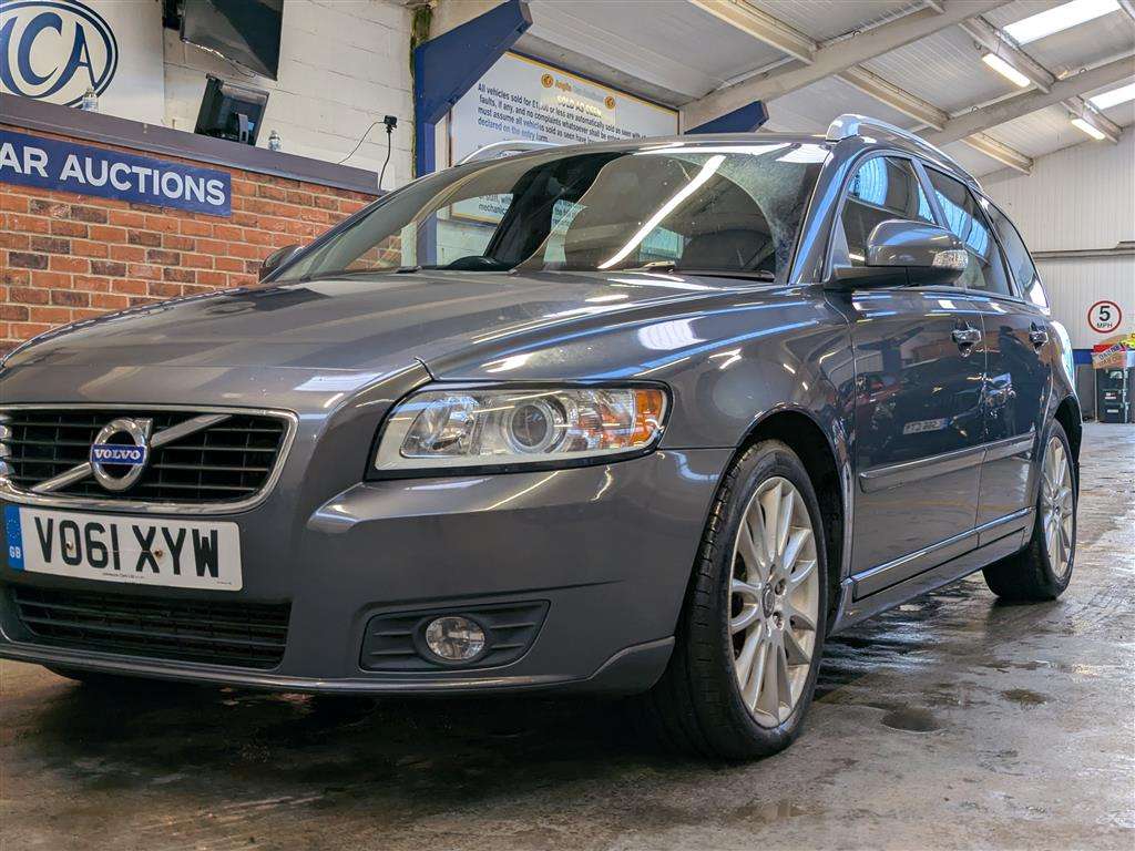 <p>2011 VOLVO V50 SE LUX EDITION D3</p>