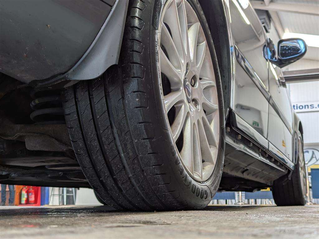 <p>2011 VOLVO V50 SE LUX EDITION D3</p>